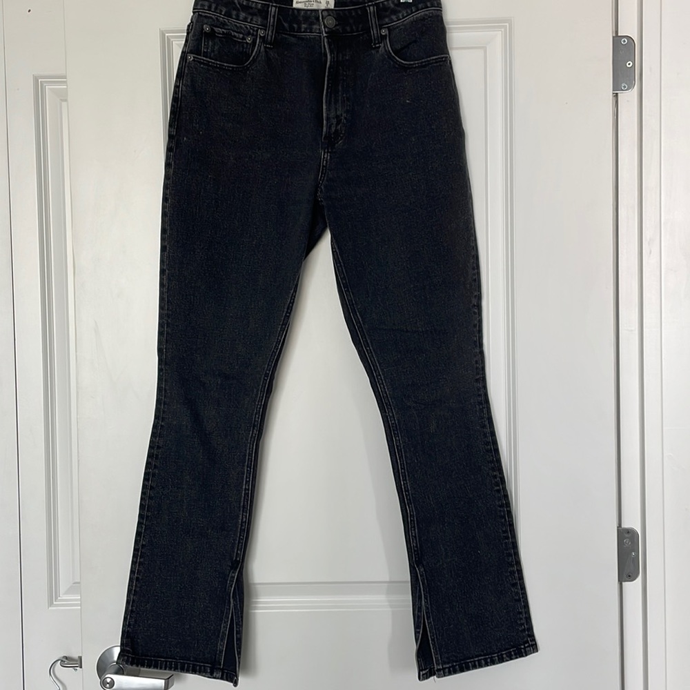 ABERCROMBIE CURVE LOVE SKINNY HIGH RISE WITH SLIT FLARE 28/6 BLACK JEANS